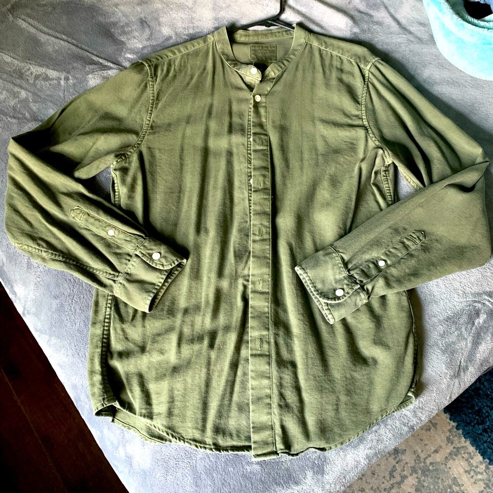 A&F- No Collar Button Down - image 1